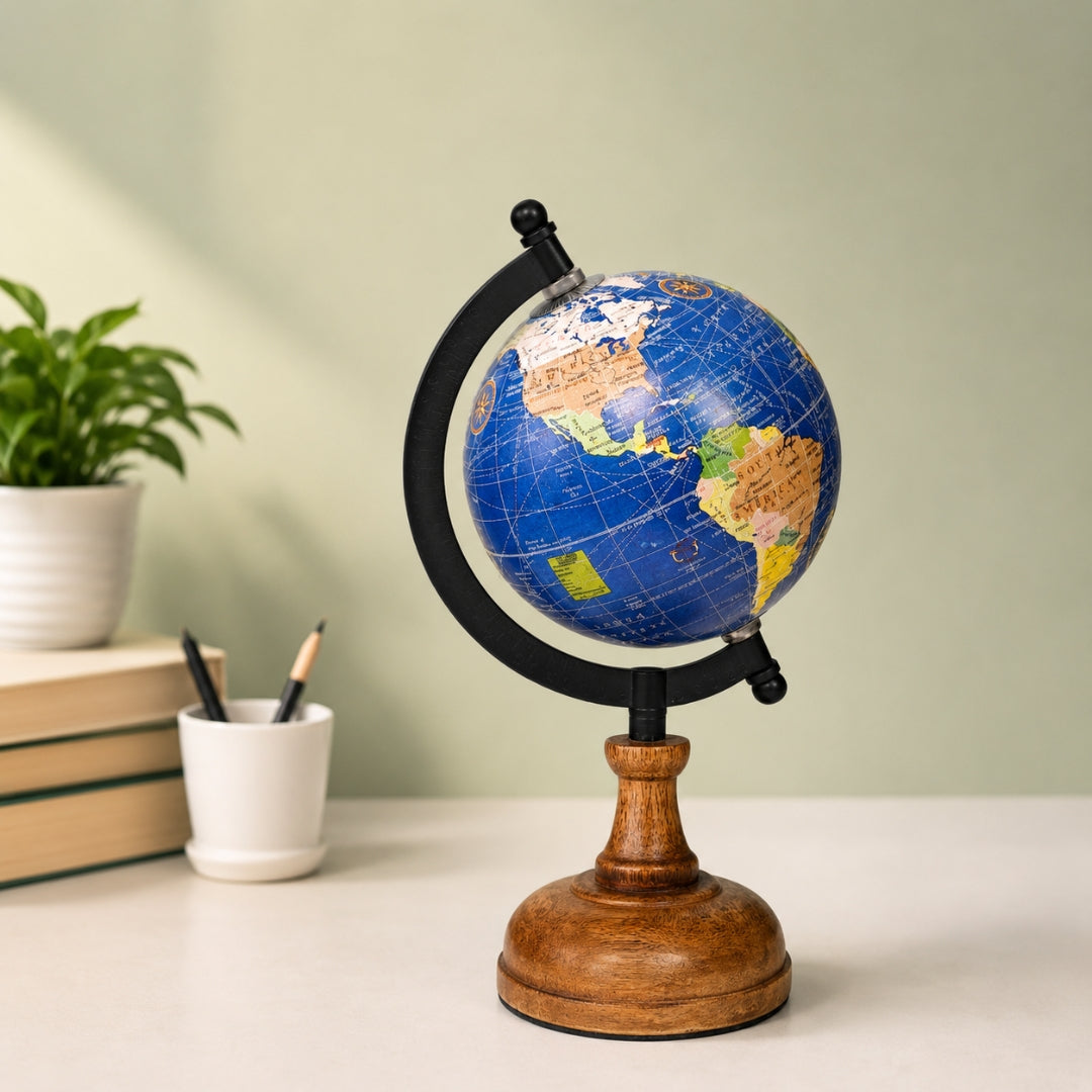 Loope Contemporary Poppy World Globe | Loope | GI0013894