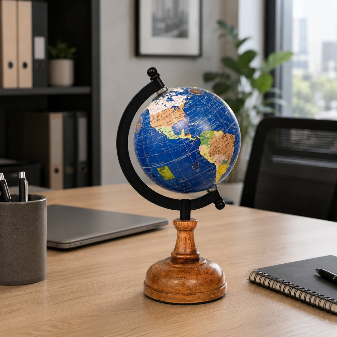 Loope Contemporary Poppy World Globe | Loope | GI0013894