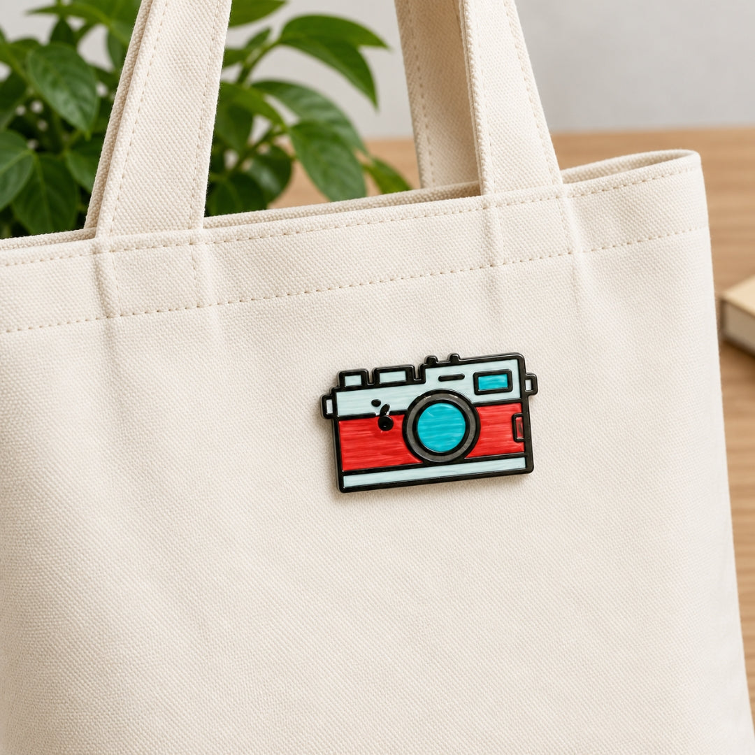 Loope Wooden Pin - Digital Camera | Loope | GI0013828