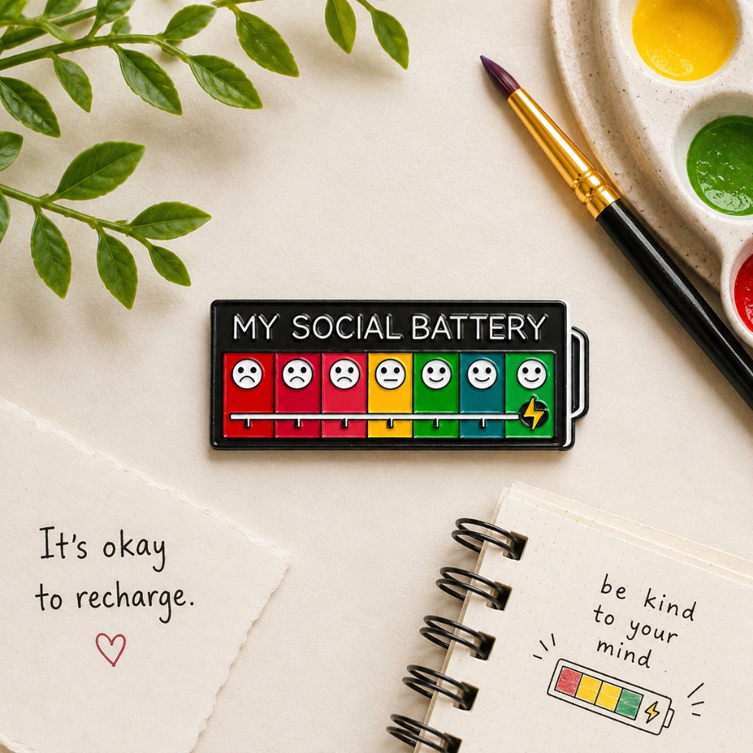 Loope Wooden Pin - Social Battery | Loope | GI0013821